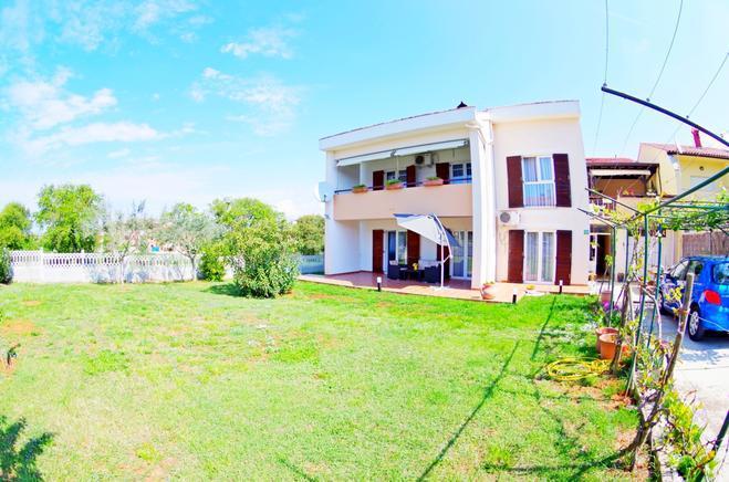 Apartments Hrga Pula Exterior photo